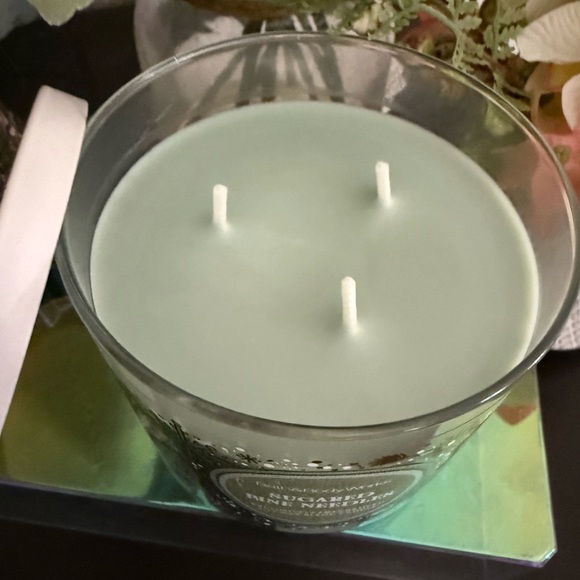 🆕🌲 BATH & BODY WORKS LIMITED EDITION “SUGARED PINE NEEDLES” 3-WICK CANDLE. NEW - Picture 3 of 4